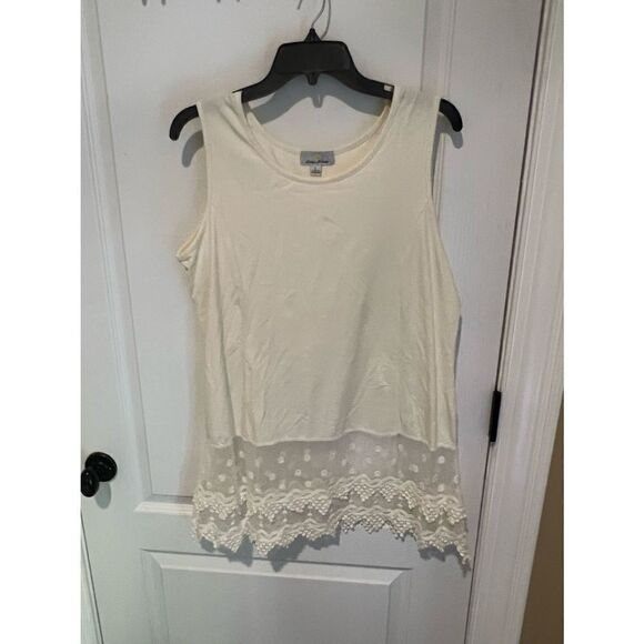 Kathleen Kirkwood Tops - Kathleen Kirkwood Cream tank with lace bottom
